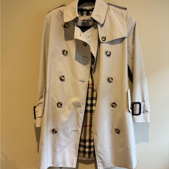 Burberry Jackets & Blazers - Burberry Classic Light Beige Trench Coat